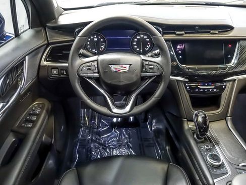 Certified 2023 Cadillac XT6 Premium Luxury w/ Technology Package image 18