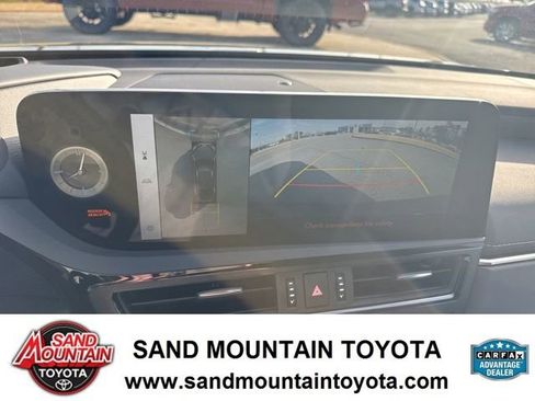 Used 2025 Lexus ES 350 Luxury image 24