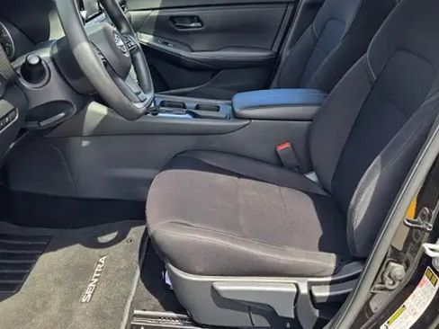 Used 2024 Nissan Sentra S image 4