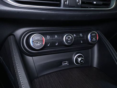 Used 2021 Alfa Romeo Stelvio Ti image 36