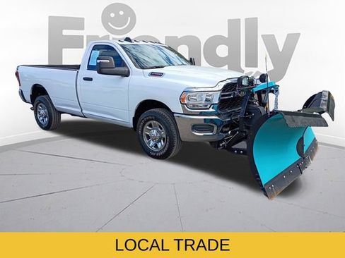 Used 2024 RAM 2500 Tradesman w/ Chrome Appearance Group AWD/4WD image 4