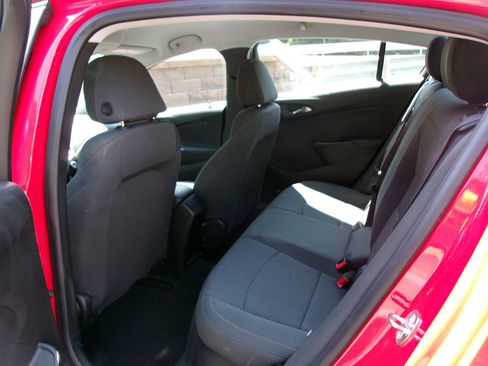 Used 2019 Chevrolet Cruze LS FWD image 11