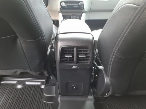 Used 2023 Ford Escape Platinum w/ Premium Technology Package AWD/4WD image 30