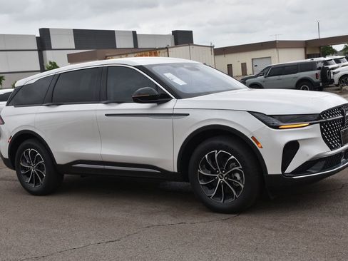 New 2026 Lincoln Nautilus Premier AWD/4WD image 33