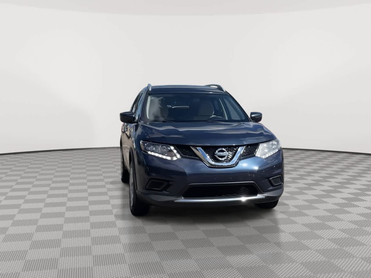 Used 2016 Nissan Rogue S w/ Appearance Package AWD/4WD image 3
