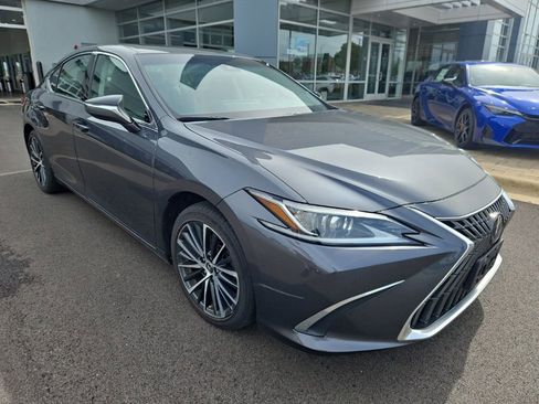 Used 2022 Lexus ES 350 w/ Premium Package FWD image 2