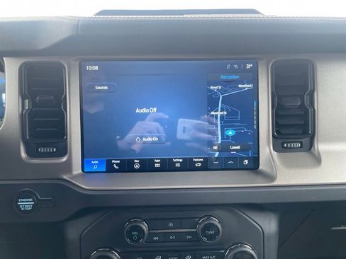 Used 2025 Ford Bronco Outer Banks image 18