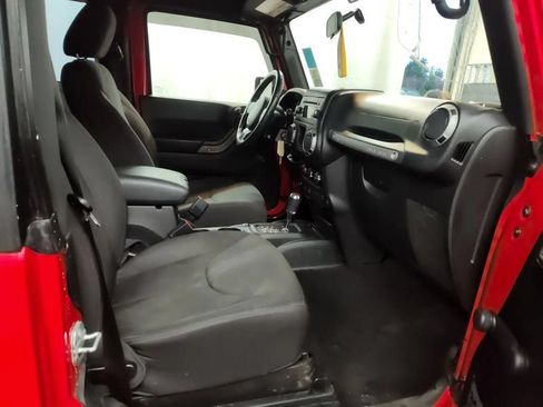Used 2017 Jeep Wrangler Sport w/ Connectivity Group AWD/4WD image 9