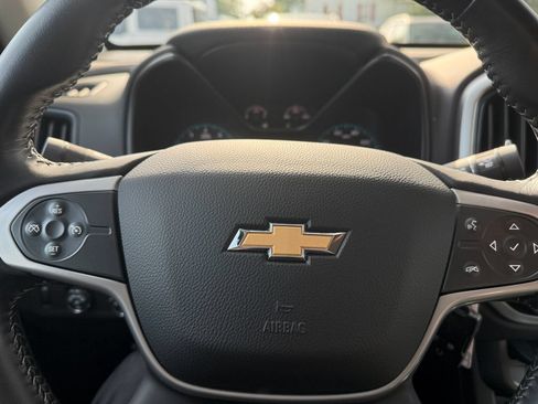Used 2022 Chevrolet Colorado LT w/ LT Convenience Package AWD/4WD image 28