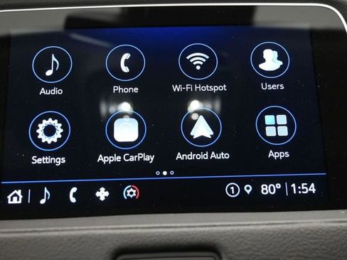 Used 2023 Cadillac XT4 Luxury w/ Cold Weather Package FWD image 17