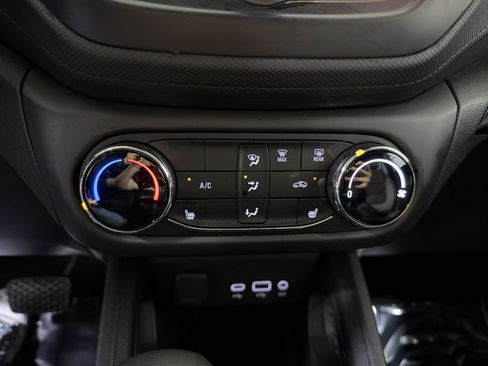 Used 2023 Chevrolet TrailBlazer LT AWD/4WD image 23