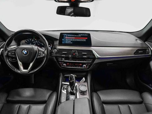 Used 2018 BMW 530i RWD image 12
