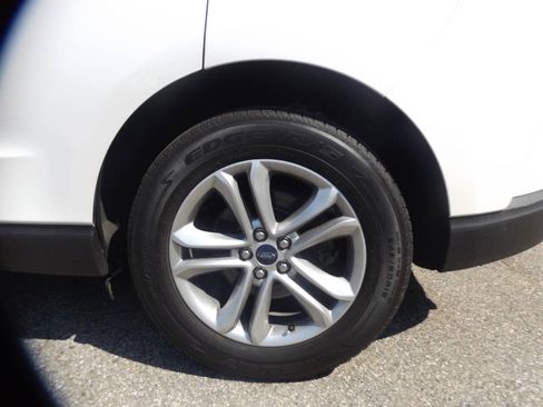 Used 2019 Ford Edge SEL AWD/4WD image 19
