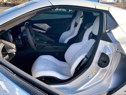 Used 2024 Chevrolet Corvette Z06 RWD image 8