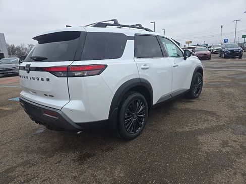 New 2026 Nissan Pathfinder SL AWD/4WD image 7