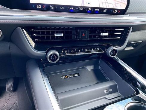 New 2026 Chevrolet Suburban RST image 22