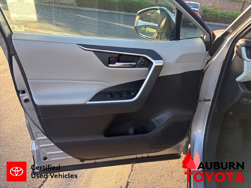 Certified 2021 Toyota RAV4 XLE Premium AWD/4WD image 17
