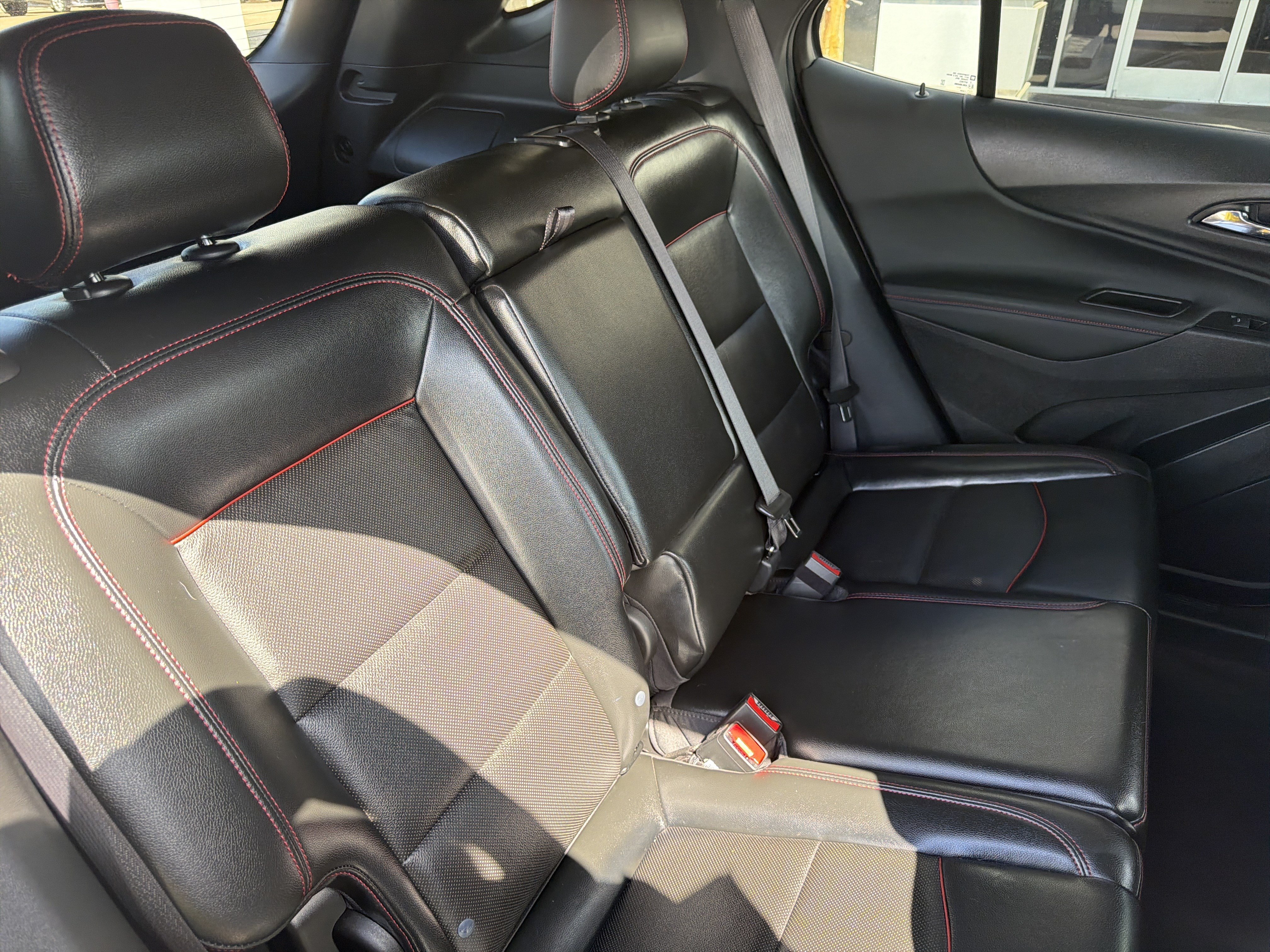 Used 2023 Chevrolet Equinox RS w/ RS Leather Package FWD image 8