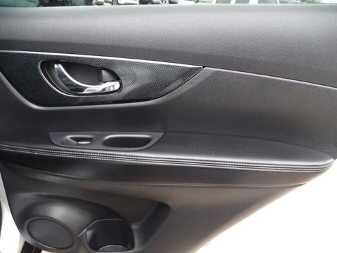 Used 2014 Nissan Rogue SL image 40