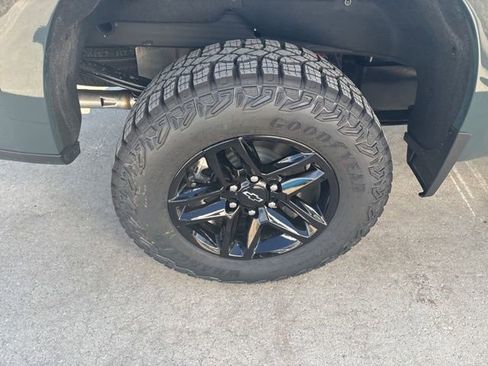 New 2026 Chevrolet Silverado 1500 Custom Trail Boss w/ Dark Appearance Package image 9