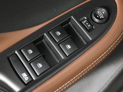 Used 2018 Buick Envision Premium image 19