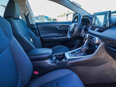 Certified 2020 Toyota RAV4 LE image 17