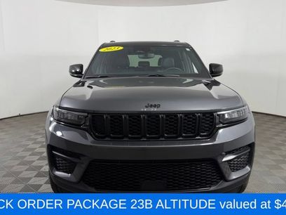 Used 2023 Jeep Grand Cherokee Altitude