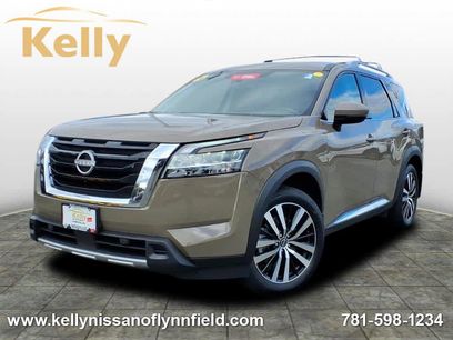 Used 2024 Nissan Pathfinder Platinum w/ Cargo Package