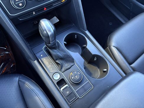 Used 2018 Volkswagen Atlas SE w/ R-Line Package image 31