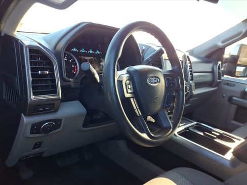 Used 2019 Ford F250 XLT w/ XLT Premium Package image 11