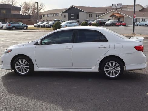 Used 2010 Toyota Corolla S image 9