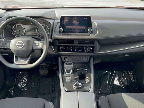 Used 2025 Nissan Rogue S AWD/4WD image 26