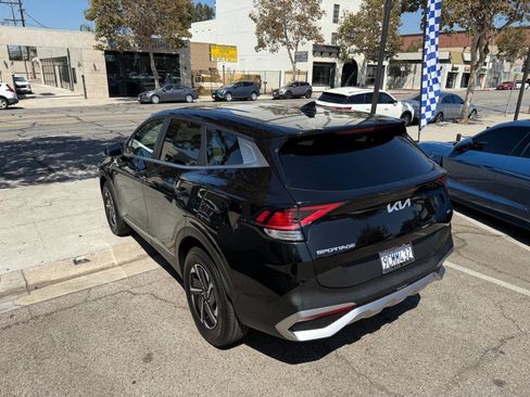 Used 2023 Kia Sportage LX AWD/4WD image 18