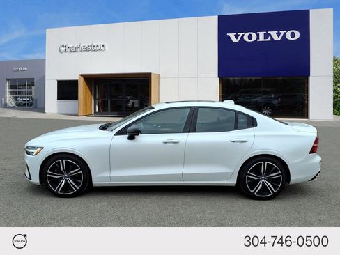 Certified 2022 Volvo S60 B5 R-Design image 6