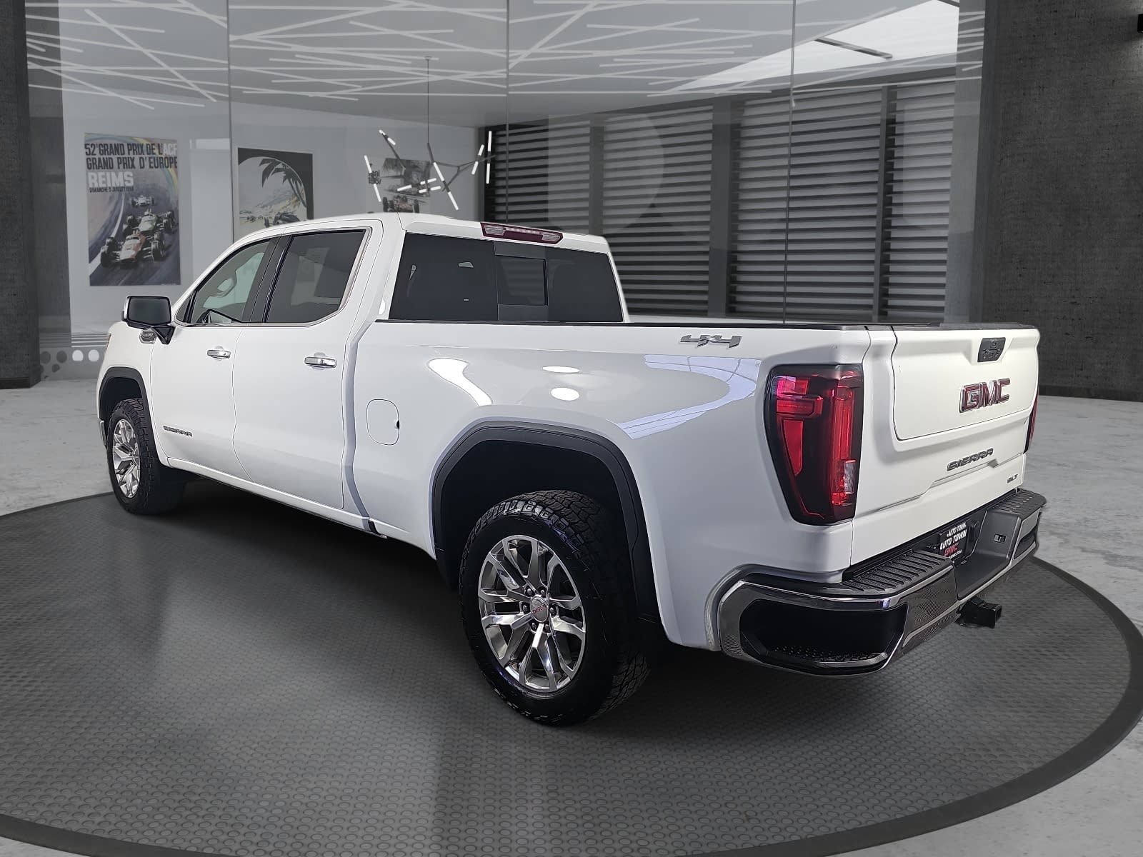 Used 2021 GMC Sierra 1500 SLT w/ SLT Premium Package AWD/4WD image 8