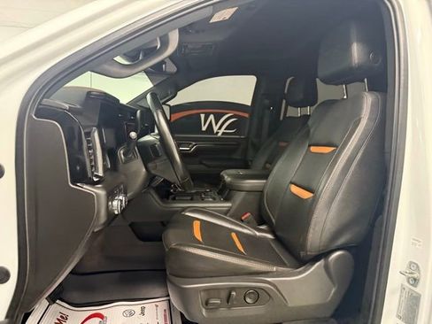 Used 2024 GMC Sierra 2500 AT4 w/ AT4 Preferred Package image 11