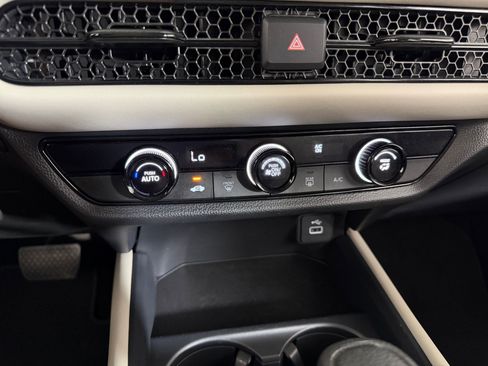 Certified 2025 Honda HR-V LX image 22