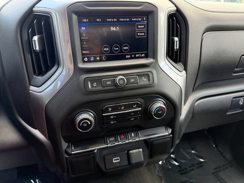 Used 2020 Chevrolet Silverado 1500 Custom w/ Custom Value Package AWD/4WD image 31
