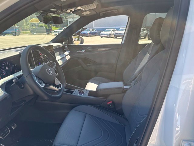 New 2026 Volkswagen Tiguan SE R-Line AWD/4WD image 18