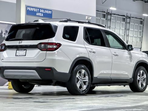 Used 2024 Honda Pilot EX-L image 8