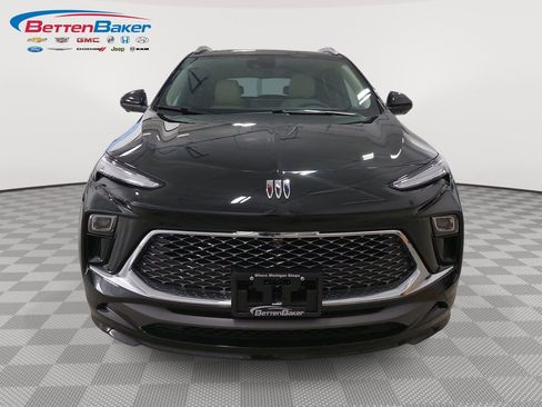 Used 2024 Buick Encore GX Avenir w/ Avenir Technology Package FWD image 2