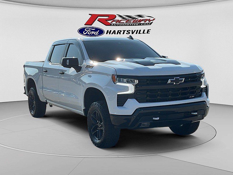Used 2024 Chevrolet Silverado 1500 LT Trail Boss w/ Convenience Package II AWD/4WD image 7