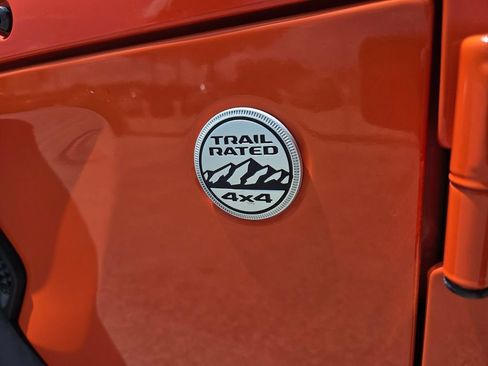 Used 2018 Jeep Wrangler Unlimited Sport S AWD/4WD image 3