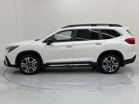 Used 2025 Subaru Ascent Touring AWD/4WD image 2