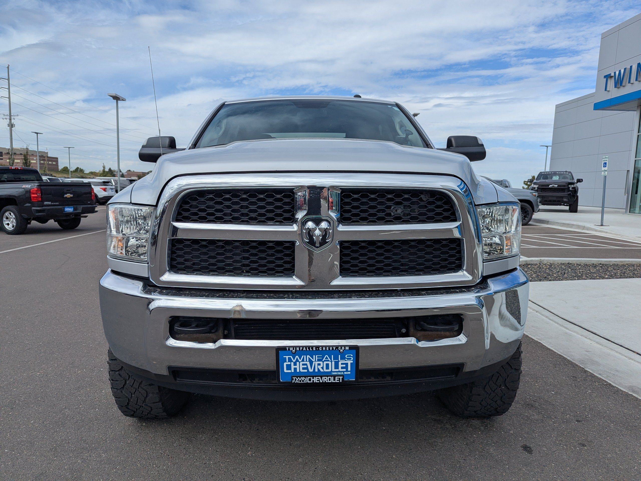Used 2017 RAM 2500 Tradesman w/ Chrome Appearance Group AWD/4WD image 4