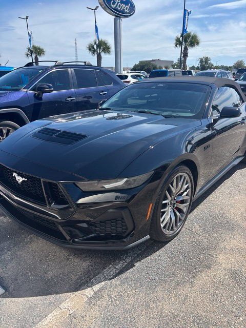 Used 2025 Ford Mustang GT Premium RWD image 3