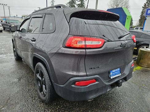 Used 2017 Jeep Cherokee Sport w/ Trailer Tow Group AWD/4WD image 3