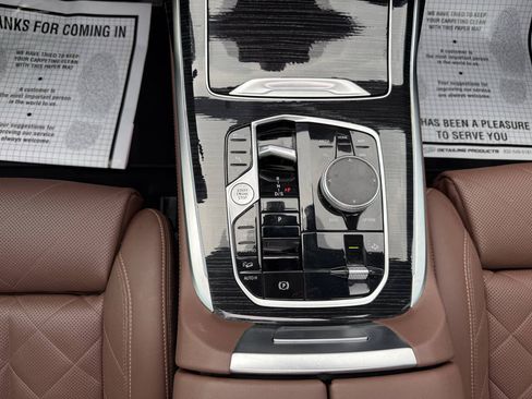 Used 2024 BMW X7 xDrive40i w/ M Sport Package AWD/4WD image 33