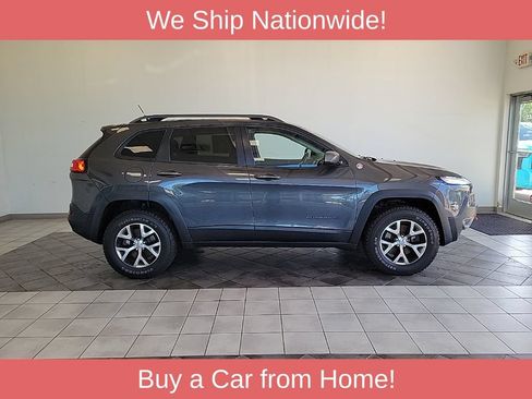 Used 2015 Jeep Cherokee Trailhawk w/ Comfort/Convenience Group AWD/4WD image 4