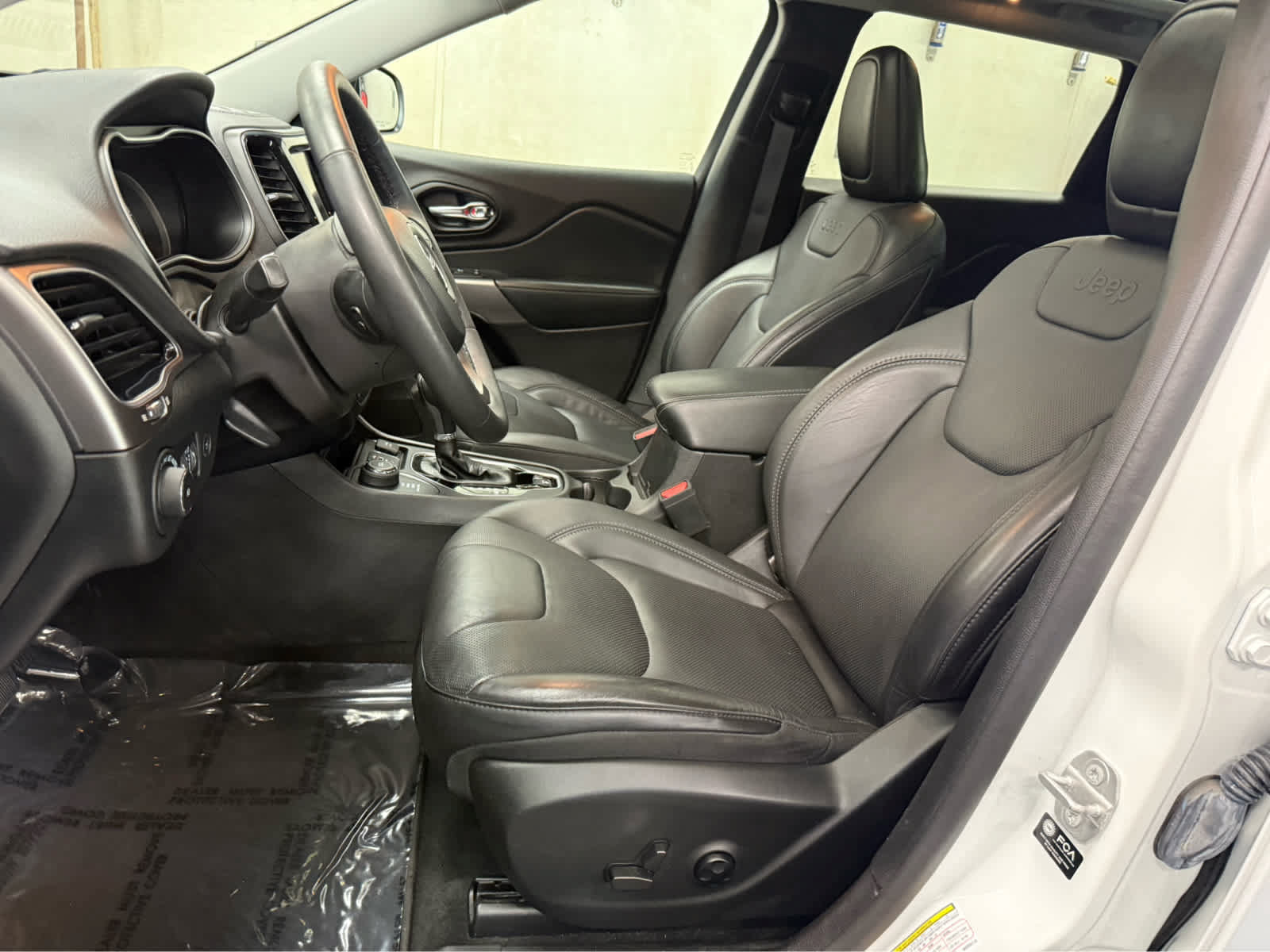 Used 2021 Jeep Cherokee Limited AWD/4WD image 9
